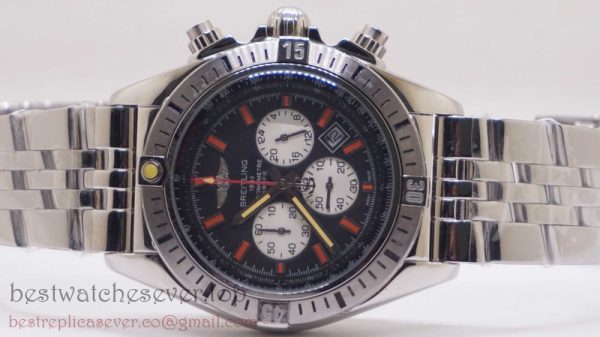Breitling Skyland Avenger Working Chronograph S/S BGG239