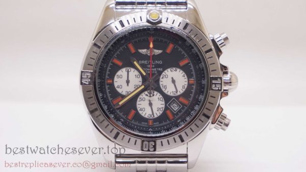 Breitling Skyland Avenger Working Chronograph S/S BGG239