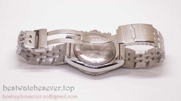 Breitling Skyland Avenger Working Chronograph S/S BGG239